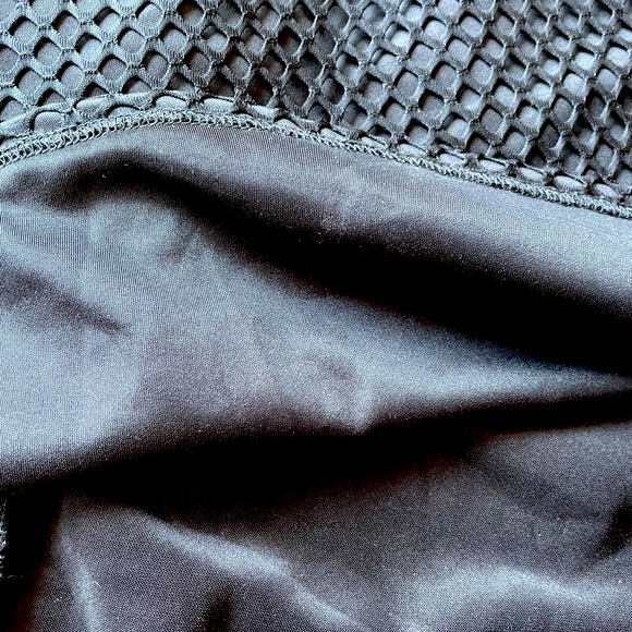 Black mesh skirt - Picture 2 of 4